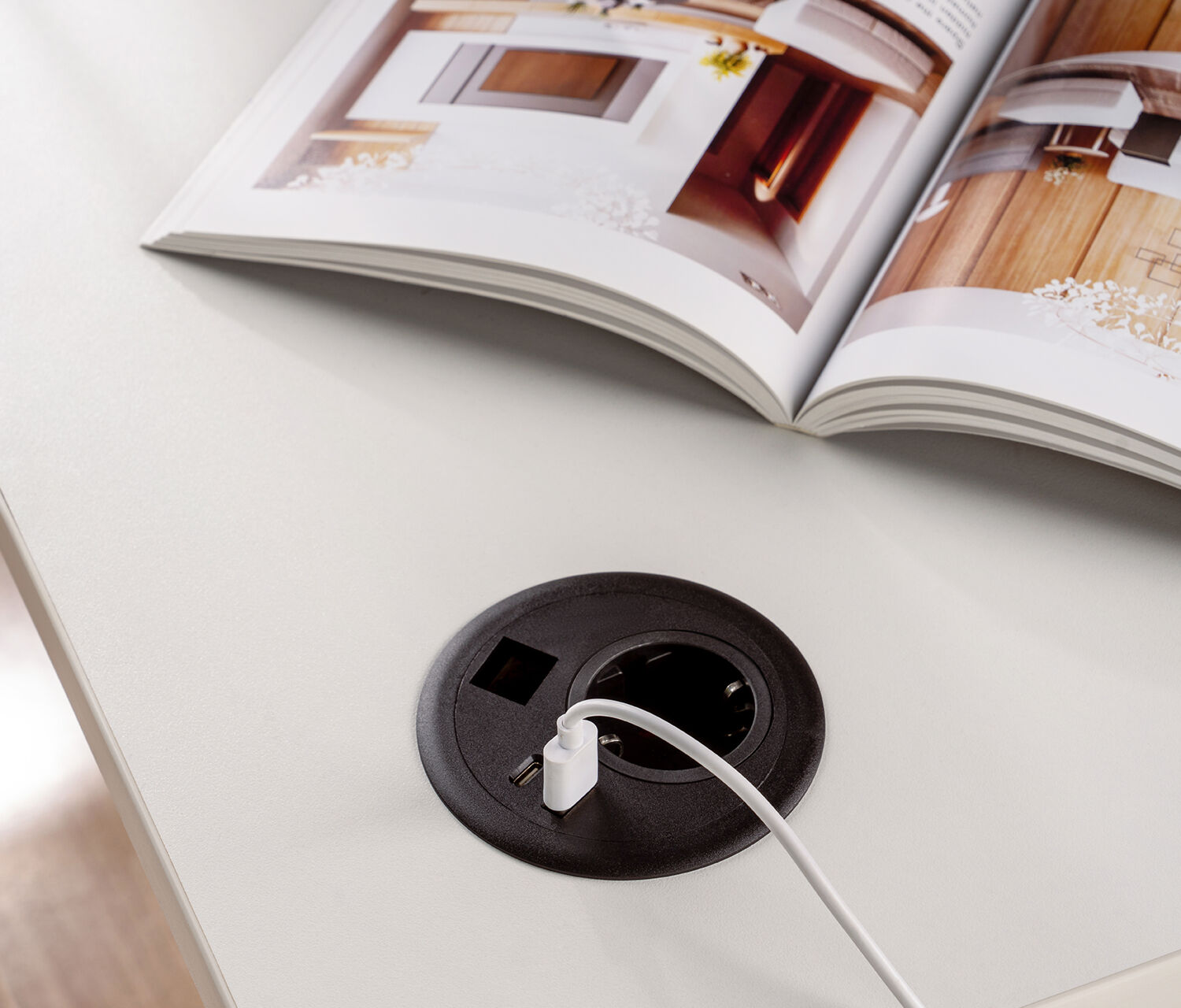 Presa da incasso con doppio caricatore USB Nero