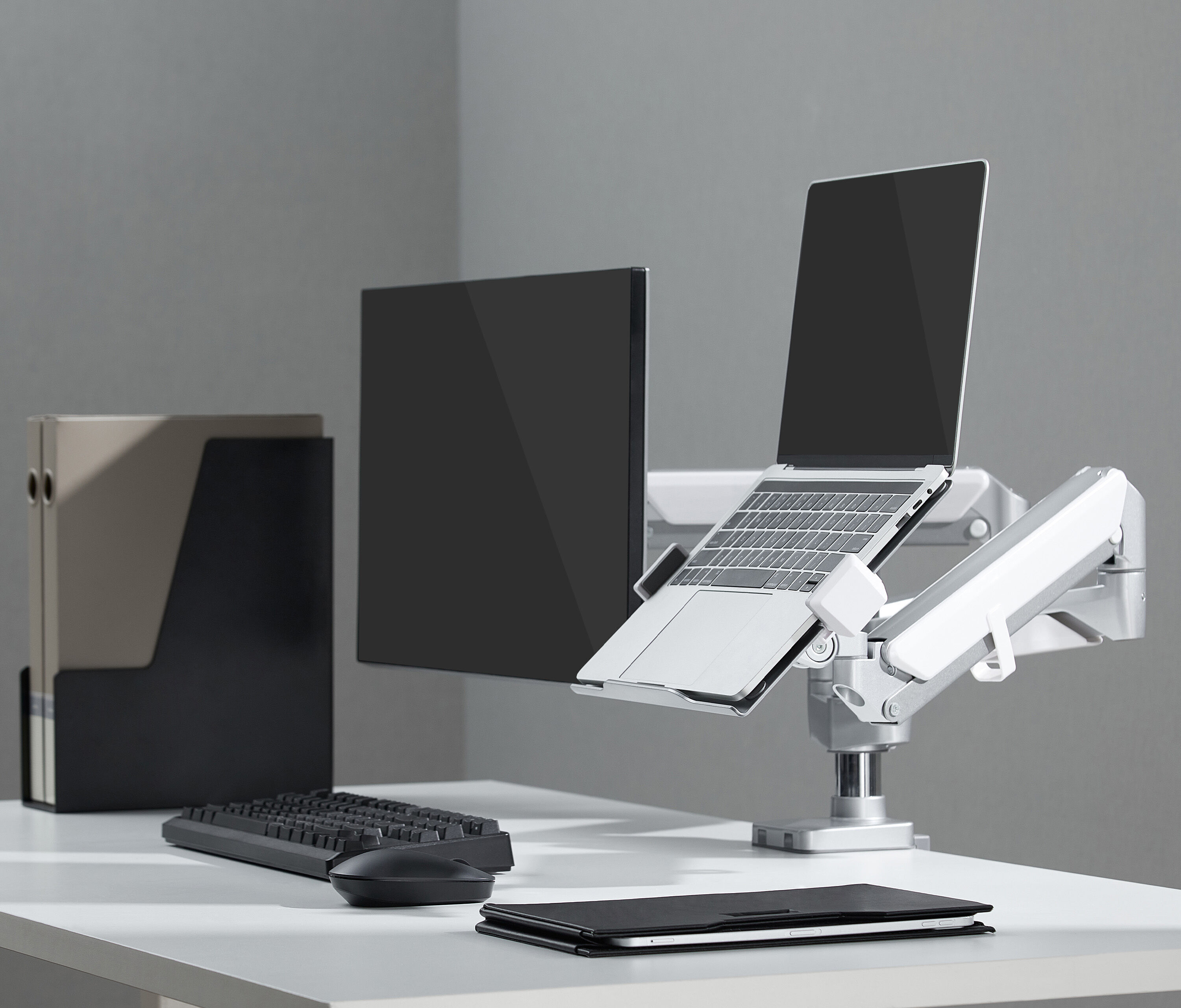 Supporto per laptop per bracci monitor VESA