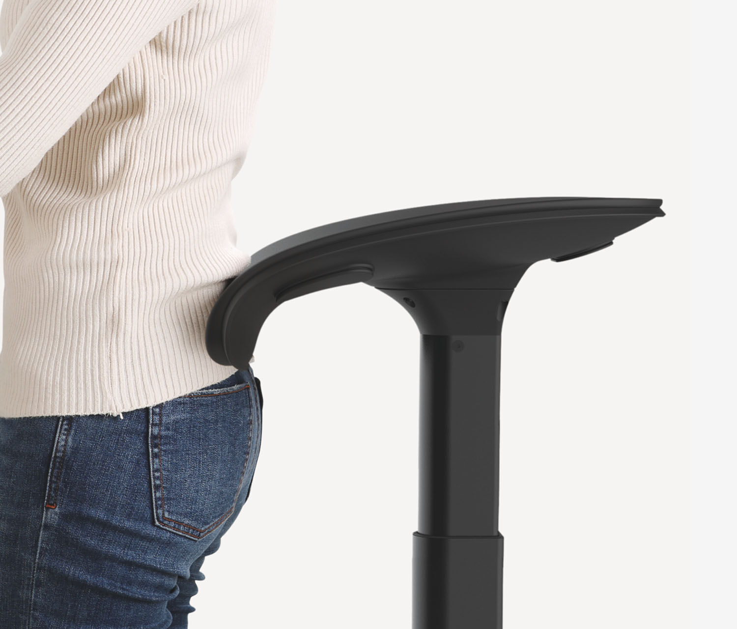 Sgabello ergonomico per lavorare seduti e in piedi